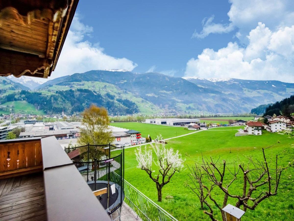 Scenic Apartment In Tirol With Garden Kaltenbach Exteriér fotografie
